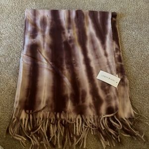 Mia & Tess Scarf • NWT